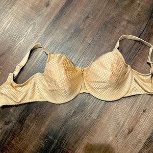 Chantelle C Magnifique full coverage unlined bra.